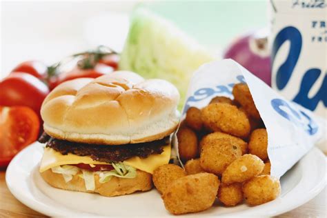 Kicking Off Burger Season with Culver's ButterBurger Cheese and Cheese Curds - SUGAR MAPLE notes