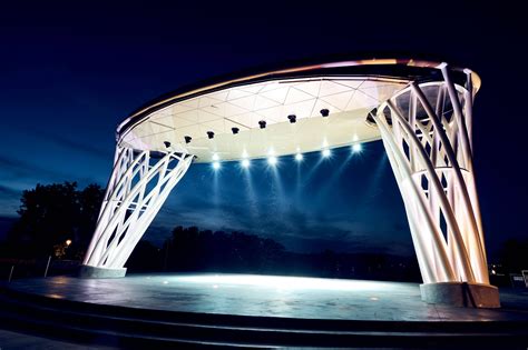 Lauridsen Amphitheater is a Dual-Sided Performance Stage - Metal ...