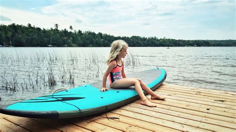 Simple Guide to Buying the Best Inflatable Paddle Board For YOU