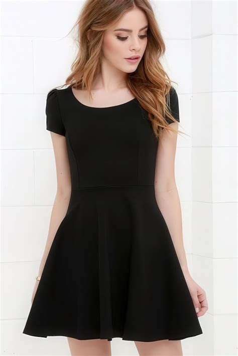 21 Feminine Skater Dress Outfit Ideas For Summer - Styleoholic