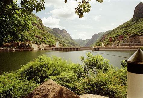 Cahora Bassa dam in Tete province | Beautiful places on earth, Most ...