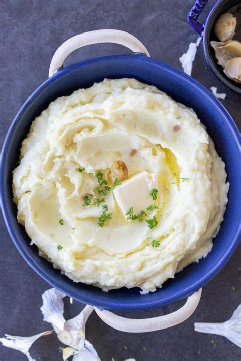 Garlic Mashed Potatoes - Momsdish