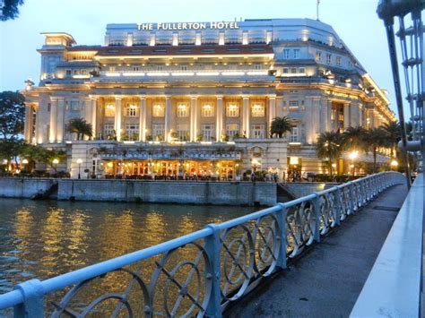 schiller-wine: High Tea at the Fullerton Hotel in Singapore