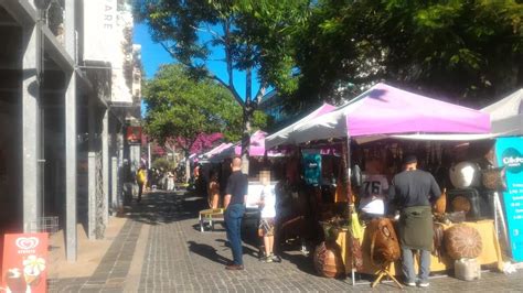 Southbank Brisbane free public beach, swimming pool and other entertainement