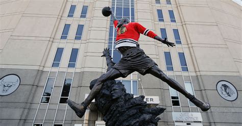 Visiting Michael Jordan's Statue Should Be a Bucket List Trip - FanBuzz