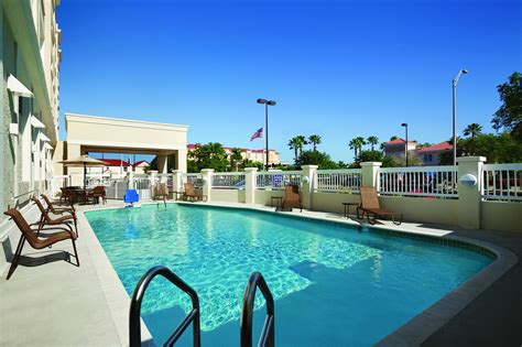 Hampton Inn & Suites Bradenton Downtown Historic District Pool ...