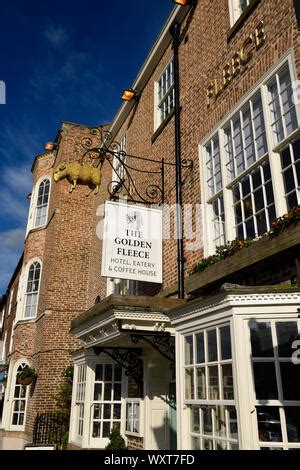 The Golden Fleece Hotel, in Thirsk, North Yorkshire,England UK Stock Photo - Alamy