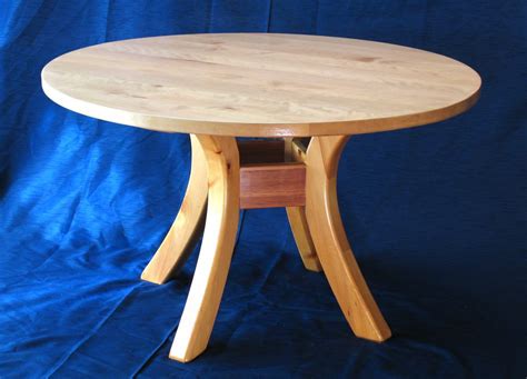 Woodworking plans harvest table | Made By Wood