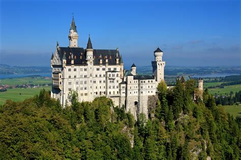 Visit Neuschwanstein Castle | Opening Hours, Routes, & Tips