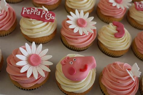 The Little House of Cupcakes: PEPPA PIG CUPCAKES