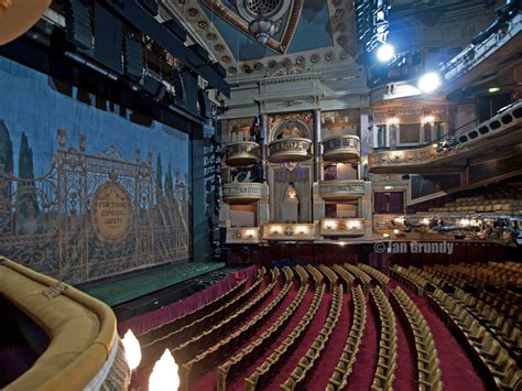 Drury Lane 7332 | Theatre Royal Drury Lane London. The audit… | Flickr