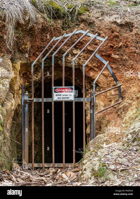 Mine shaft entrance hi-res stock photography and images - Alamy