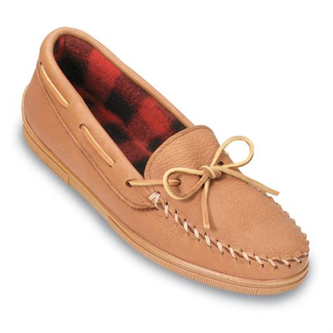 Men's Minnetonka Moccasins® Fleece-lined Moosehide Moc - 48630, Casual Shoes at Sportsman's Guide