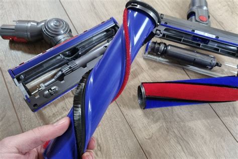 Cleaning Dyson Brush: V8, V10, V11 en V15 - Vacuumtester