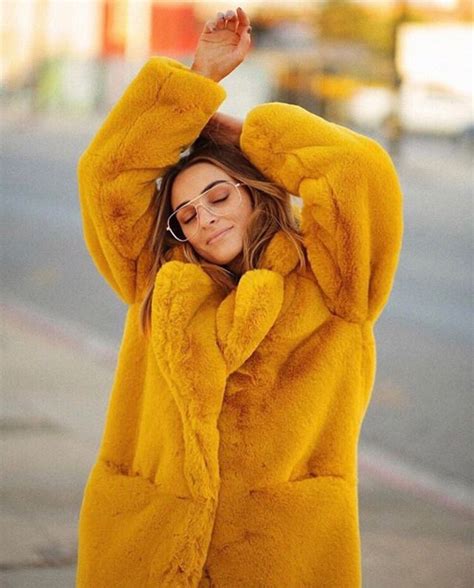 Yellow faux fur | How to wear, Faux fur coat, Yellow coat