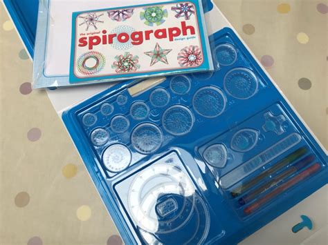 The Original Spirograph Deluxe Set Archives - HodgePodgeDays