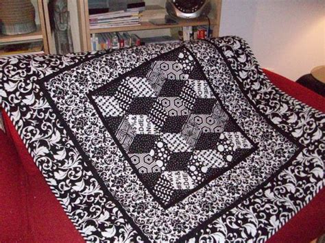 Black & White Baby Quilt - Quiltingboard Forums