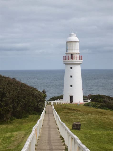 The Travelling Lindfields: The Great Ocean Road - Cape Otway; UFOs, lighthouses and koalas (part 2)