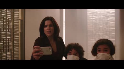 Apple IPhone Used By Neve Campbell In Skyscraper (2018)