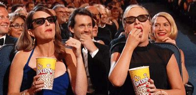 Tina Fey & Amy Poehler GIF - Tina Fey Amy Poehler Popcorn - Discover & Share GIFs