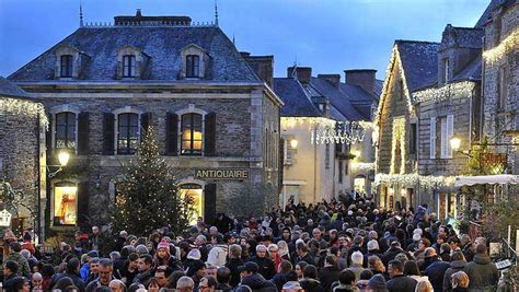 Rochefort-en-Terre. Les illuminations de Noël sous la neige!