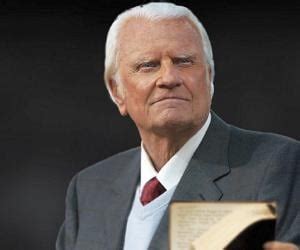 Billy Graham Biography - Facts, Childhood, Family Life & Achievements