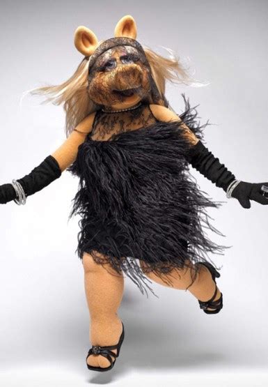 I know, right?: Miss Piggy Fashion