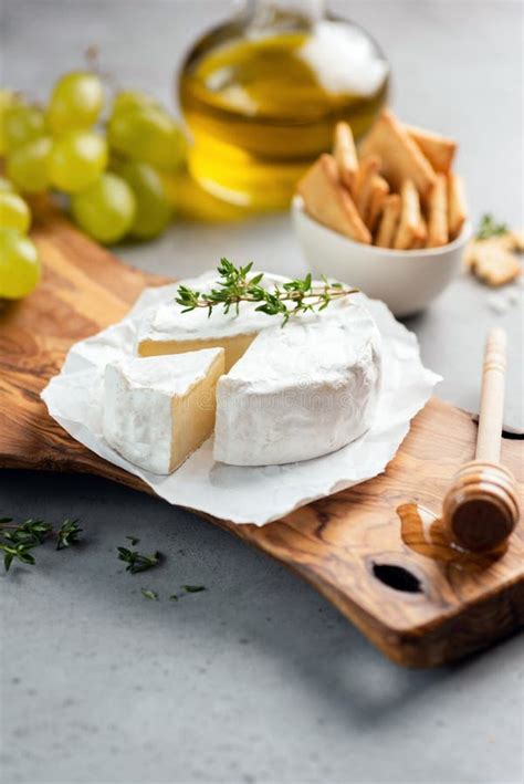 Brie Cheese or Camembert on Cheese Platter Stock Image - Image of bread ...