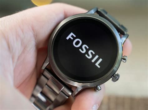 Fossil hints that Snapdragon Wear 3100 and Snapdragon Wear 4100 smartwatches could receive Wear ...