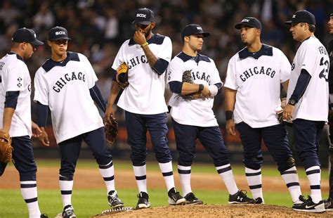 White Sox dress for success to top Mariners on Throwback Thursday ...