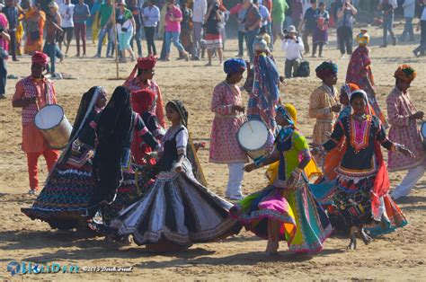 50 Colorful Photos From The Pushkar Camel Fair | The HoliDaze