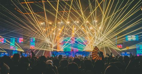 35 Best EDM Songs of All Time (Popular Tracks)