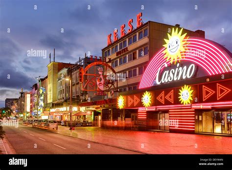 Reeperbahn street, St. Pauli district, Hamburg Stock Photo - Alamy