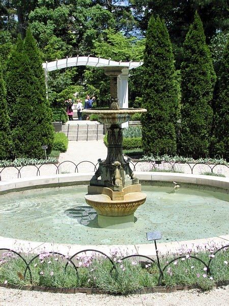 Dad's Online Album: Indianapolis Museum of Art Gardens