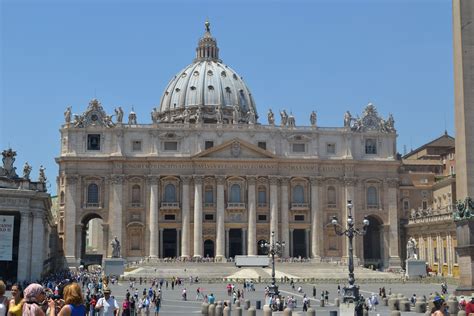 St Peter's Basilica and St Paul's Cathedral, Vatican City | Vatican city italy, St peters ...