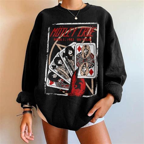 Motley Crue The Stadium Tour 2022 Vintage Trending Unsiex T-Shirt - Beeteeshop