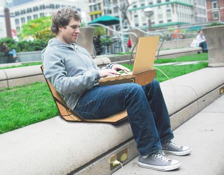 A Laptop Bag That’s Also A Desk And A Chair [Wow]- woikr