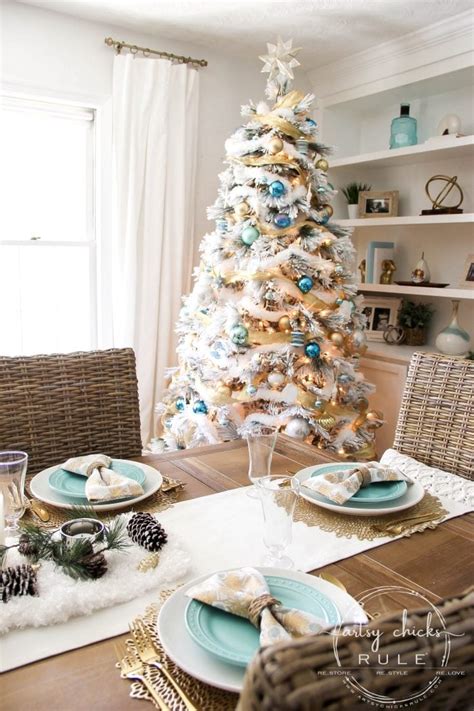 Create A Snow Covered Christmas Tree (5 tips & ideas) - Artsy Chicks Rule®