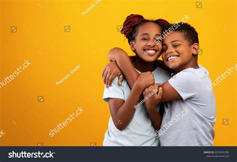 111 imágenes de Twin teenage black boys - Imágenes, fotos y vectores de stock | Shutterstock