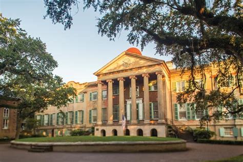 College of Charleston Names New School of Business Dean