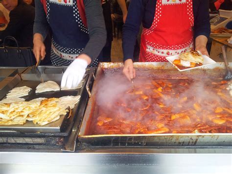 ROKin' Daegu Restaurants: Spicy Rice Cakes (Ddeokbokki)