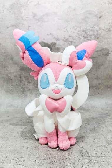 Sylveon Eevee evolution plush Big, Hobbies & Toys, Toys & Games on Carousell