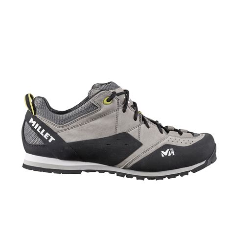 This climbing approach shoe is designed for the mountain enthusiast and built for rocky terrain ...