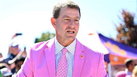 Clemson's Dabo Swinney criticizes percentage of fans who bring ...