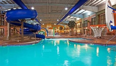 indoor pool at Holiday Inn Lakeville MN | Best resorts, Hotel, Water park