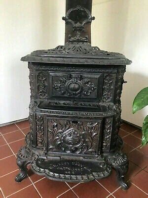 Antique Cast Iron Stoves Rate a Second Look | Antiques, Collectibles ...