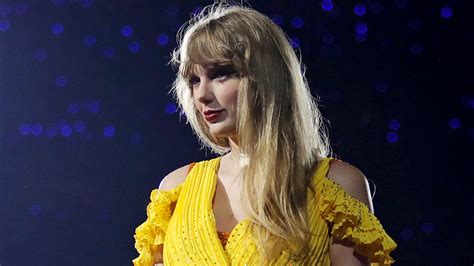 How Restaurant Workers Are Majorly Benefiting From Taylor Swift Concert Tickets