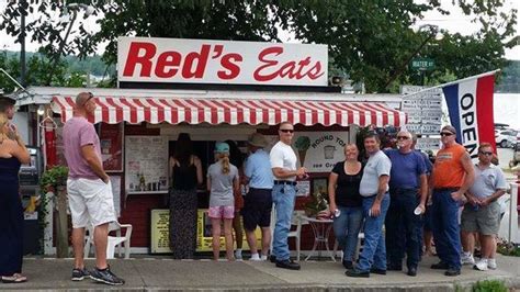 11 Famous Restaurants In Maine That Are So Worth Waiting In Line For