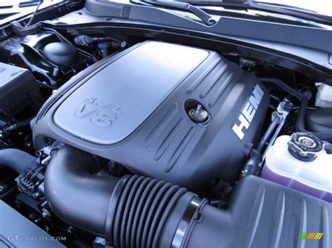 2013 Chrysler 300 C 5.7 liter HEMI OHV 16-Valve VVT V8 Engine Photo ...