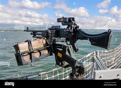 General Purpose Machine Gun (GPMG), turrett mounted on a Royal Navy Stock Photo: 69827572 - Alamy